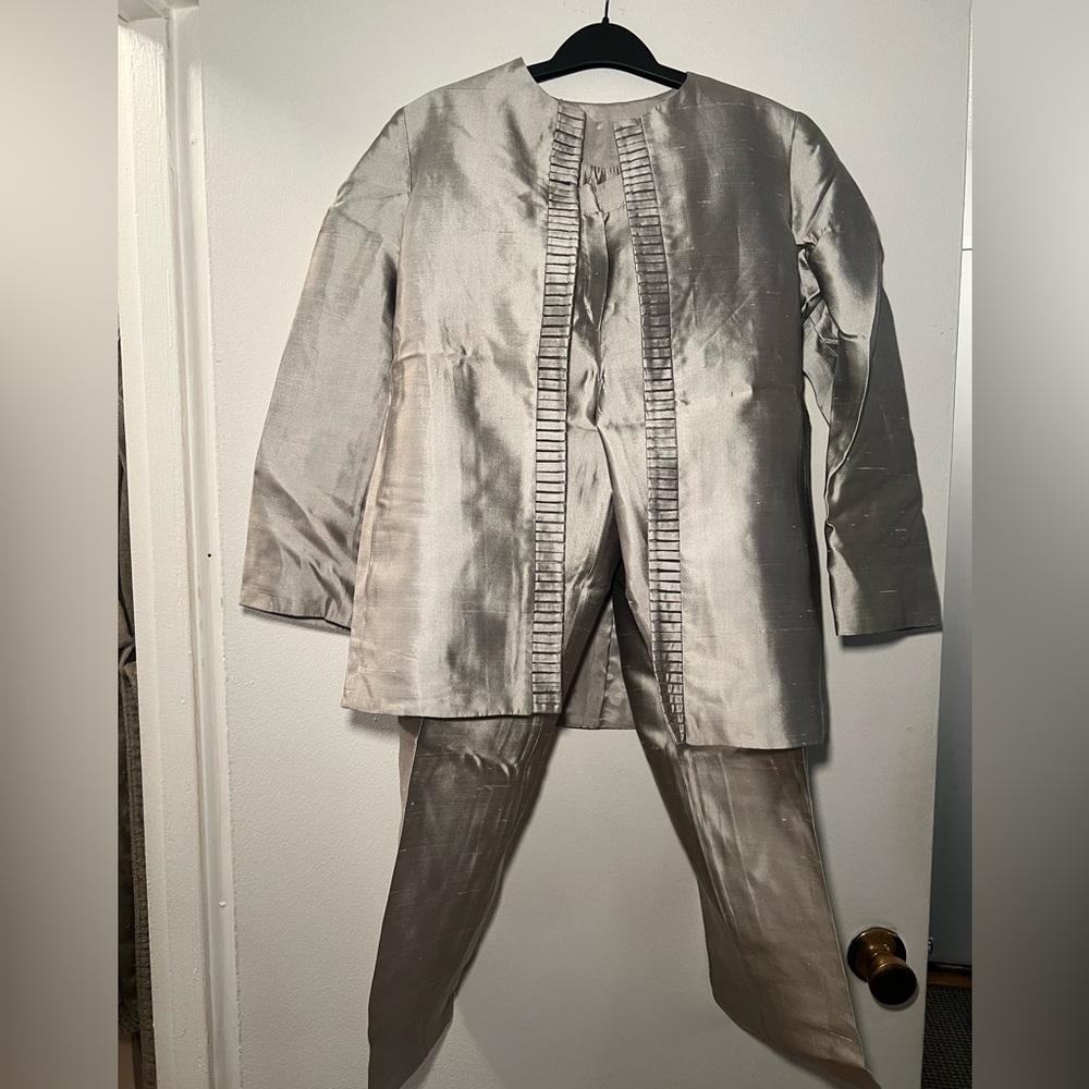 GRAY Silk Two-Piece Jacket and Pant Set in Size US 8